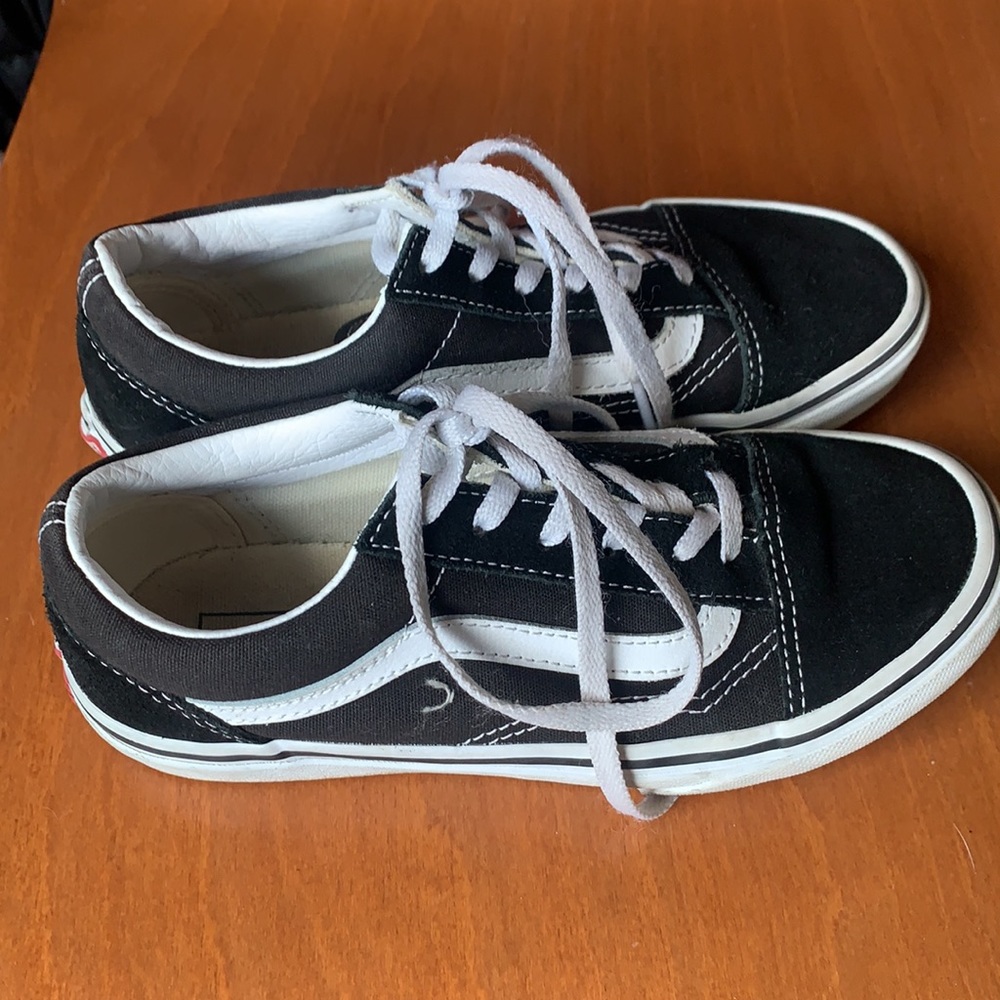 Vans Old Skool Black/White Classic Skate Shoes Youth Size 2